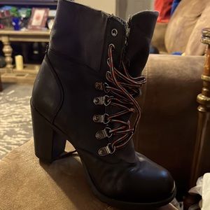 Report boot heels size 6